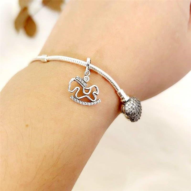 BERLOQUE PRATA 925 CAVALO COM BALANÇO CRAVEJADO