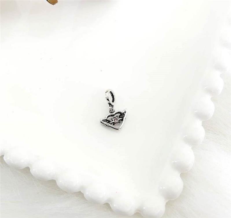 BERLOQUE PRATA 925 CORAÇÃO COM ASAS CRAVEJADO