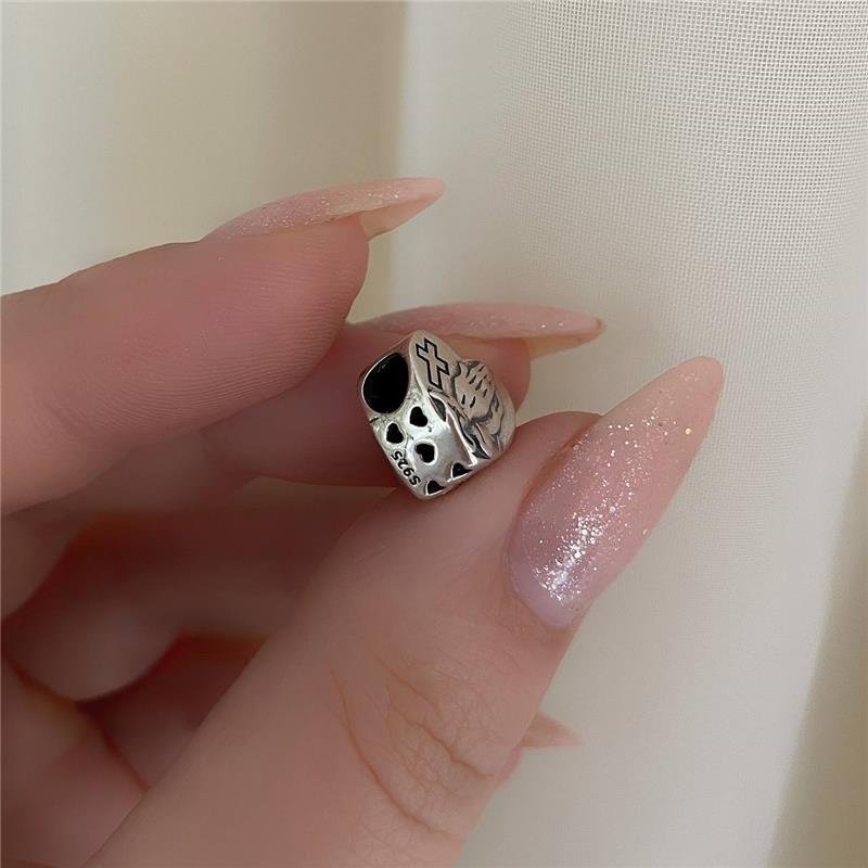 BERLOQUE PRATA 925 CORAÇÃO MÃO REZANDO E CRUZ