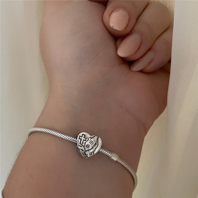 BERLOQUE PRATA 925 CORAÇÃO MÃO REZANDO E CRUZ