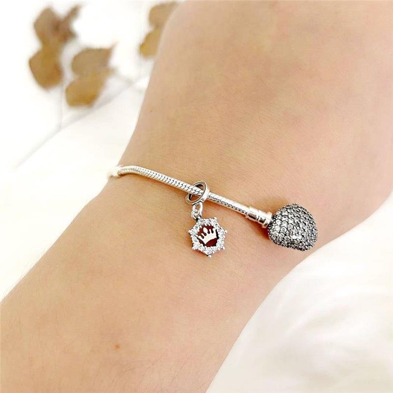 BERLOQUE PRATA 925 COROA LISA COM DETALHES EM PEDRAS AO REDOR