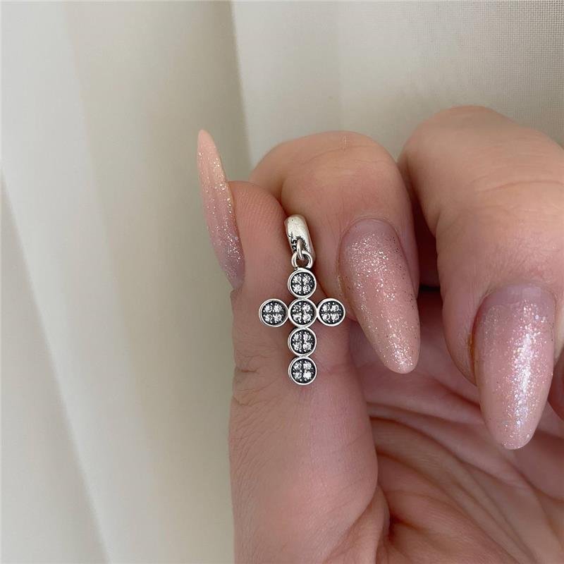 BERLOQUE PRATA 925 CRUZ COM CÍRCULOS CRAVEJADOS