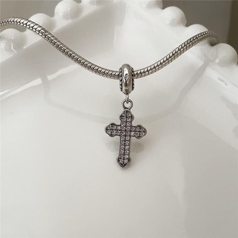 BERLOQUE PRATA 925 CRUZ CRAVEJADA COM ZIRCÔNIA