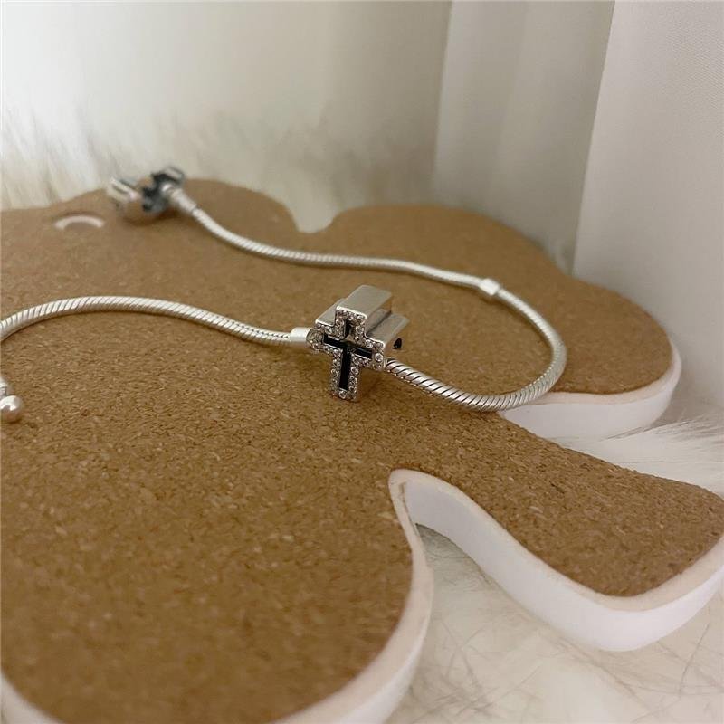 BERLOQUE PRATA 925 CRUZ CRAVEJADA VAZADA