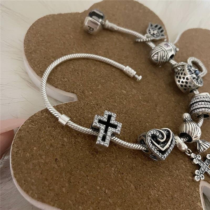 BERLOQUE PRATA 925 CRUZ CRAVEJADA VAZADA