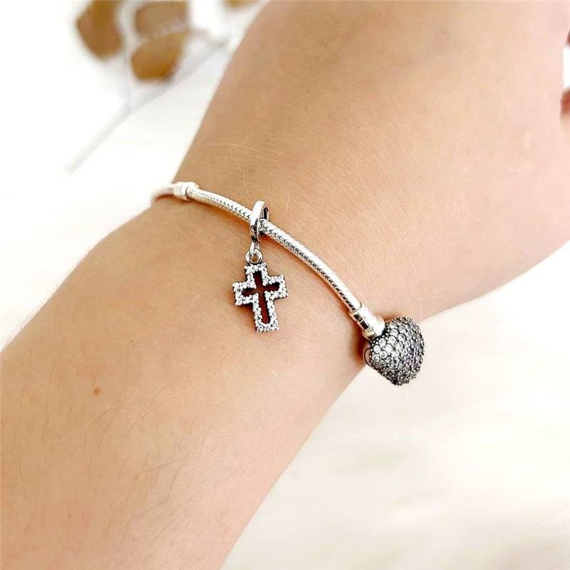 BERLOQUE PRATA 925 CRUZ VAZADO CRAVEJADO 