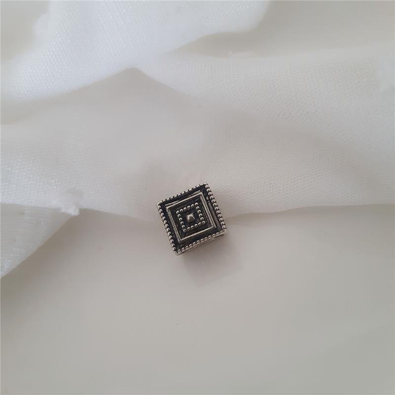 BERLOQUE PRATA 925 CUBO COM QUADRADOS 