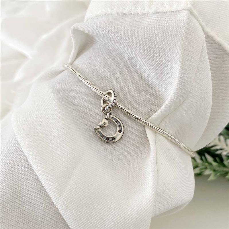 BERLOQUE PRATA 925 FERRADURA COM CORAÇÃO