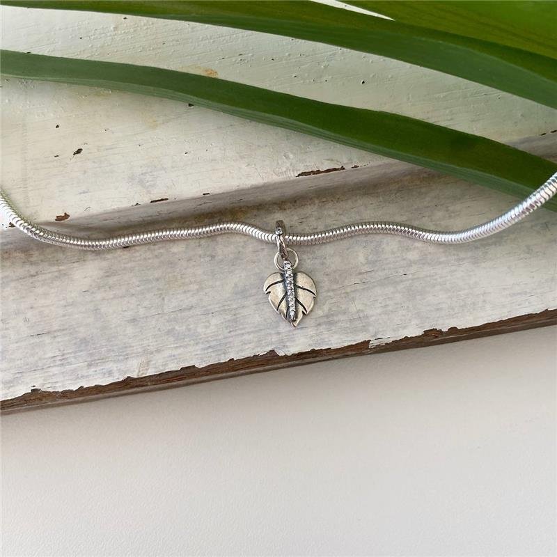 BERLOQUE PRATA 925 FOLHA COM PEDRA