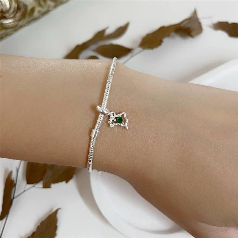 BERLOQUE PRATA 925 MAPA BRASIL ZIRCÔNIA VERDE