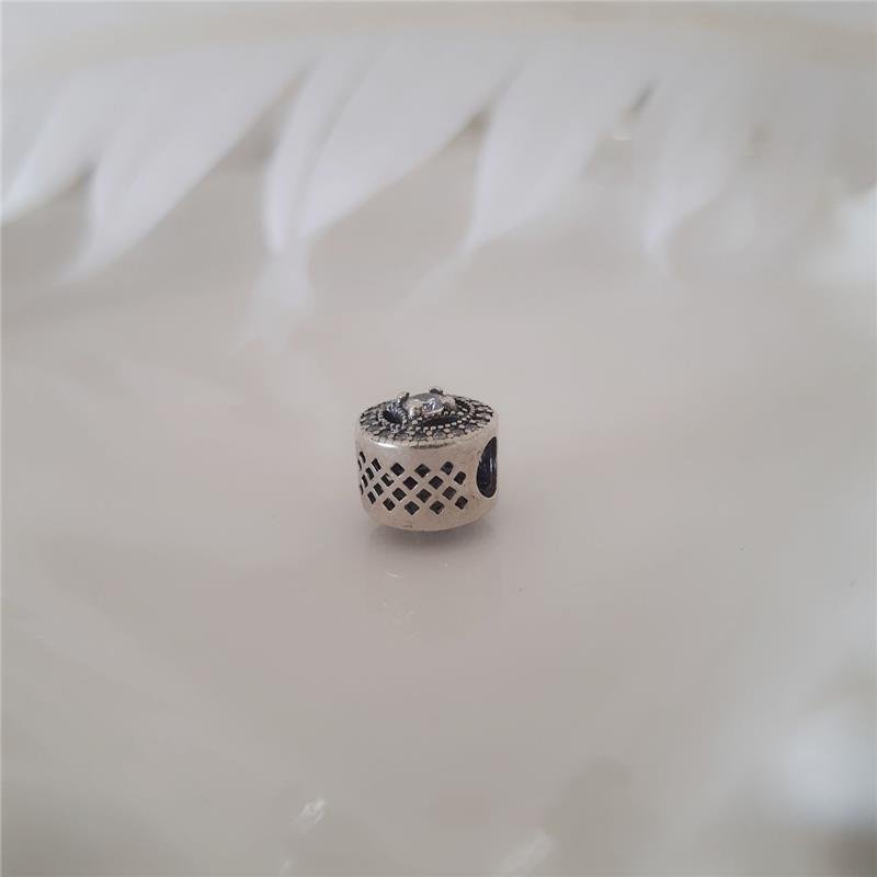 BERLOQUE PRATA 925 REDONDO CRAVEJADO COM ZIRCÔNIA