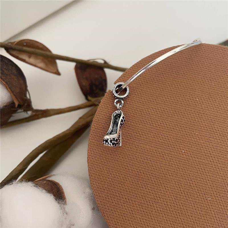 BERLOQUE PRATA 925 SAPATO SALTO CRAVEJADO DE ÔNIX