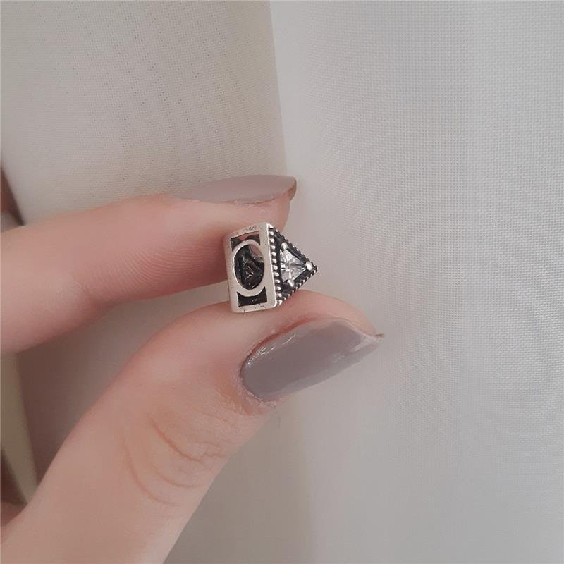 BERLOQUE PRATA 925 TRIÂNGULO COM ZIRCÔNIA 