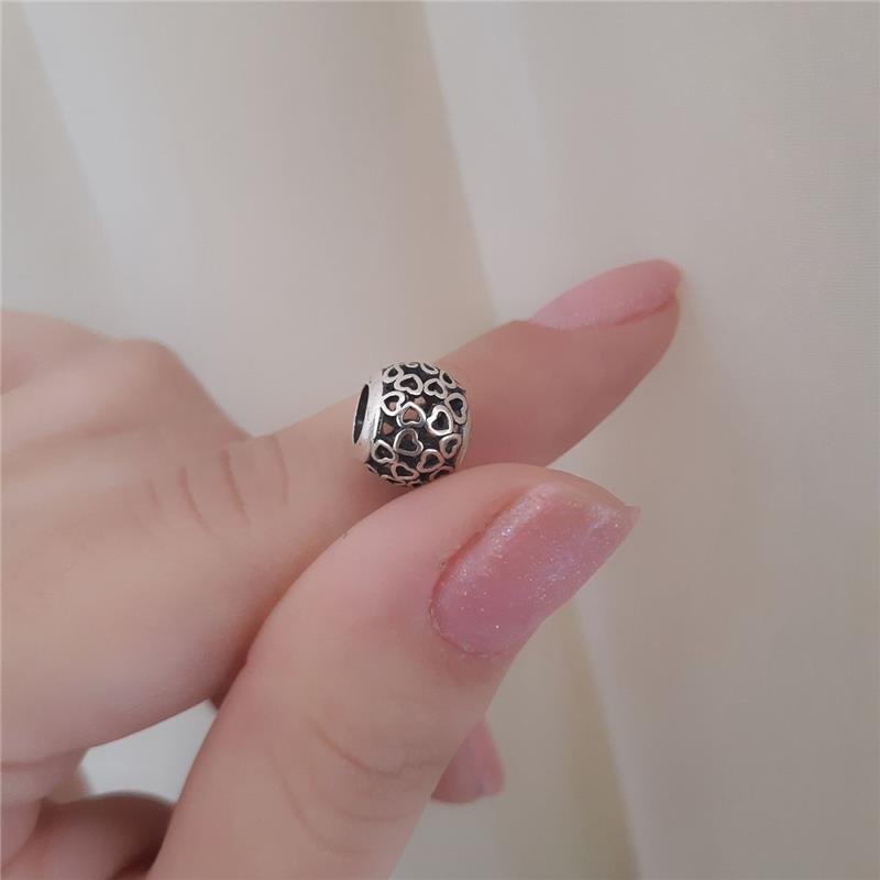 BERLOQUE REDONDO CORAÇÕES VAZADOS