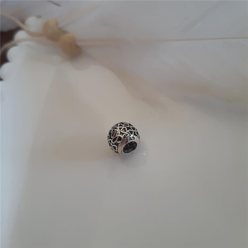 BERLOQUE REDONDO CORAÇÕES VAZADOS