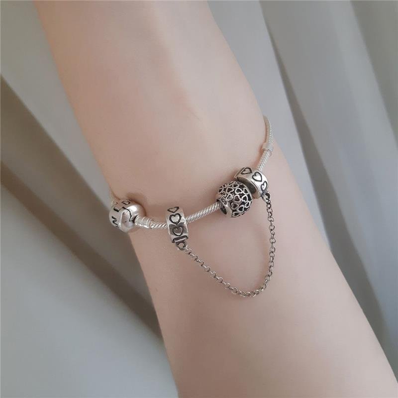 BERLOQUE REDONDO CORAÇÕES VAZADOS