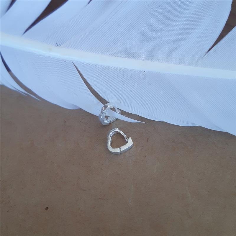 BRINCO PRATA 925 ARGOLINHA CORAÇÃO LISO PEQUENO