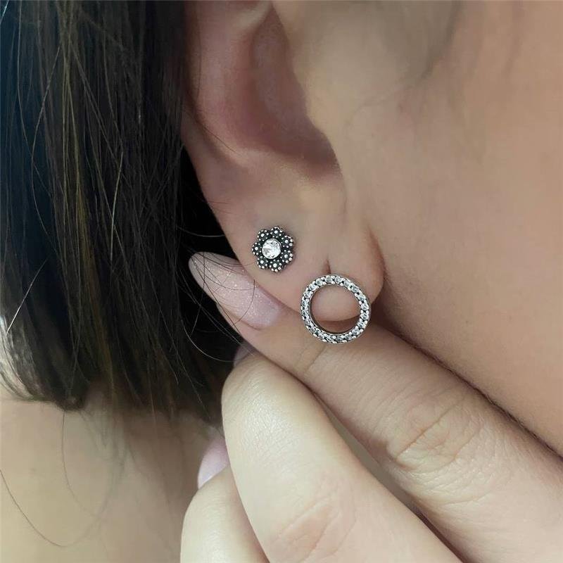 BRINCO FLORZINHA COM ZIRCÔNIA