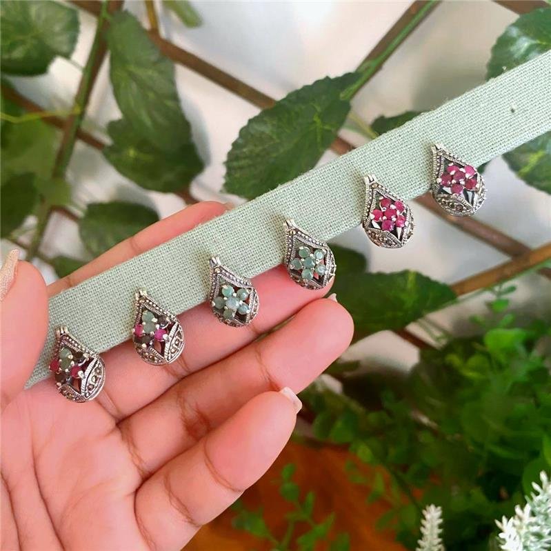 BRINCO LADY DAY RUBI SAFIRA ESMERALDA FLOR