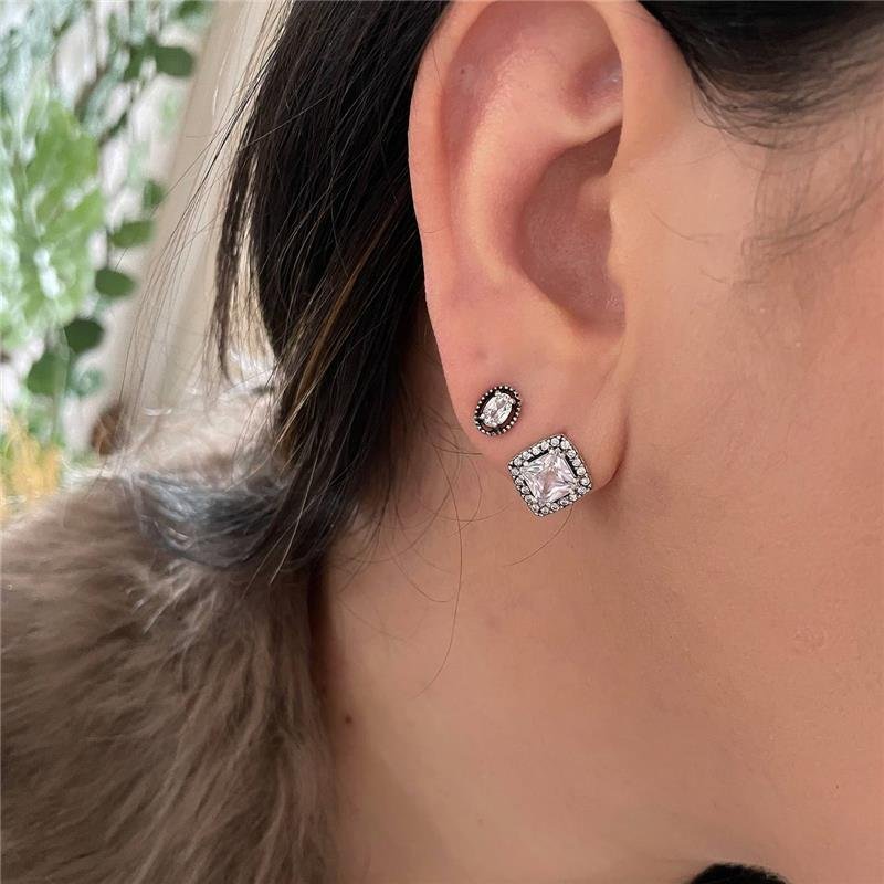 BRINCO OVAL DE ZIRCÔNIA