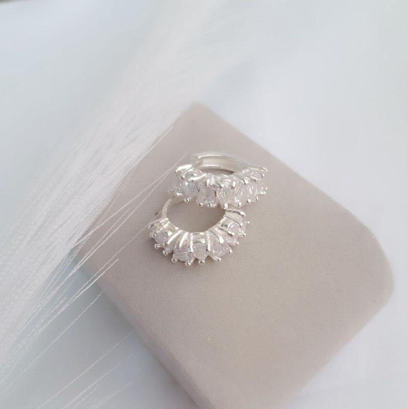 BRINCO PRATA 925 ARGOLA CRAVEJADA ZIRCONIAS GOTA