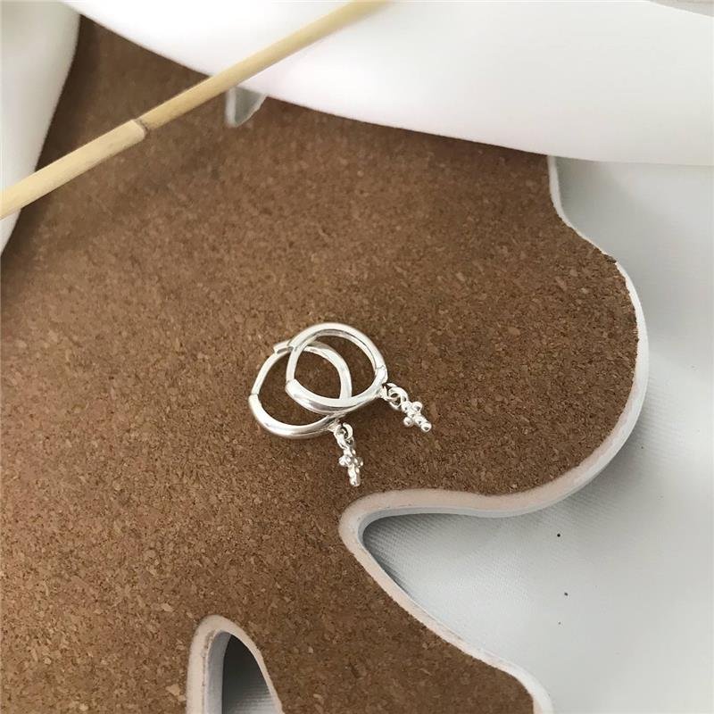 BRINCO PRATA 925 ARGOLA CRUZ PENDURADA 1,3 CM