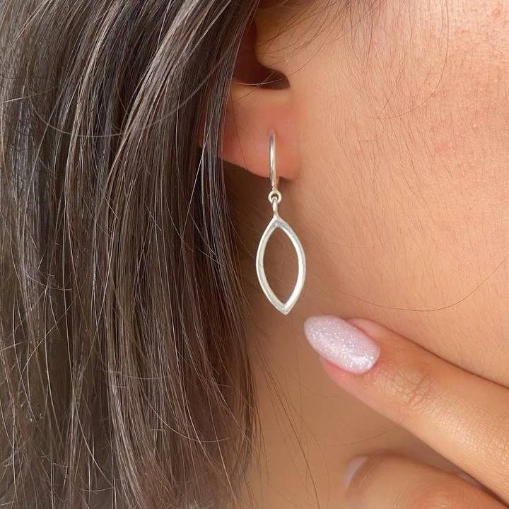 BRINCO PRATA 925 ARGOLA GEOMÉTRICO OLHO