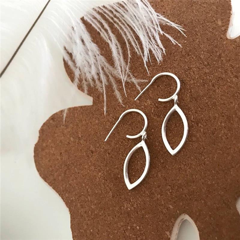 BRINCO PRATA 925 ARGOLA GEOMÉTRICO OLHO