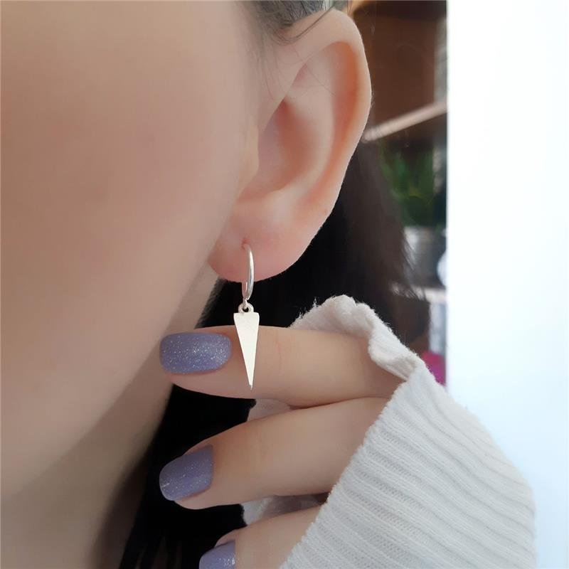 BRINCO PRATA 925 ARGOLA GEOMÉTRICO TRIÂNGULO