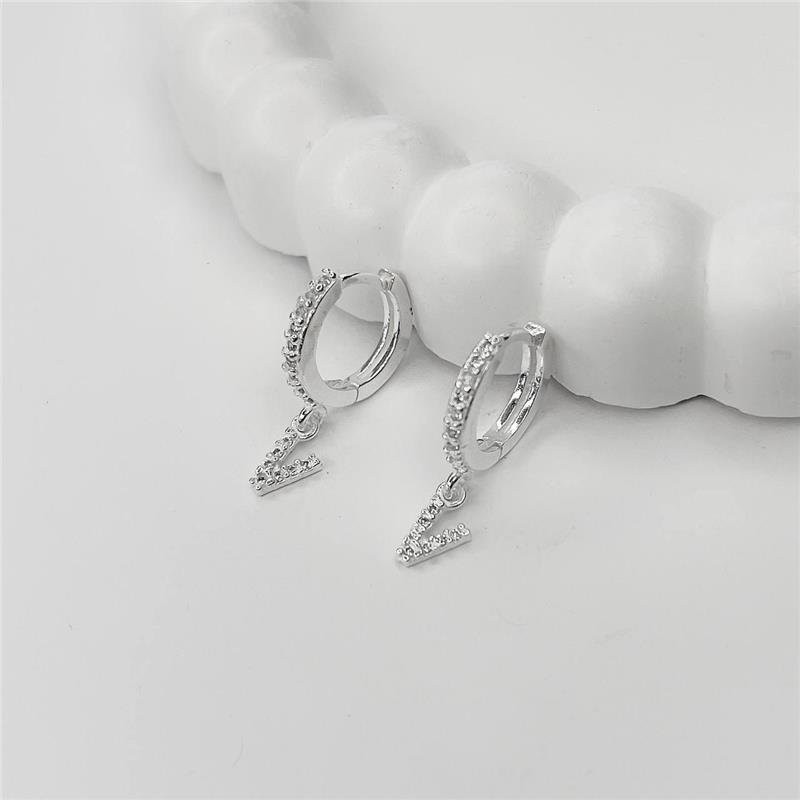 BRINCO PRATA 925 ARGOLA LETRA CRAVEJADA