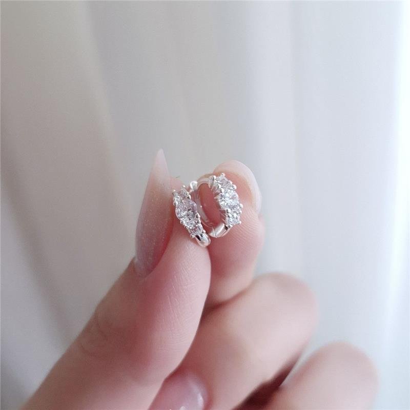 BRINCO PRATA 925 ARGOLA PEQUENA CRAVEJADA 3 ZIRCONIAS