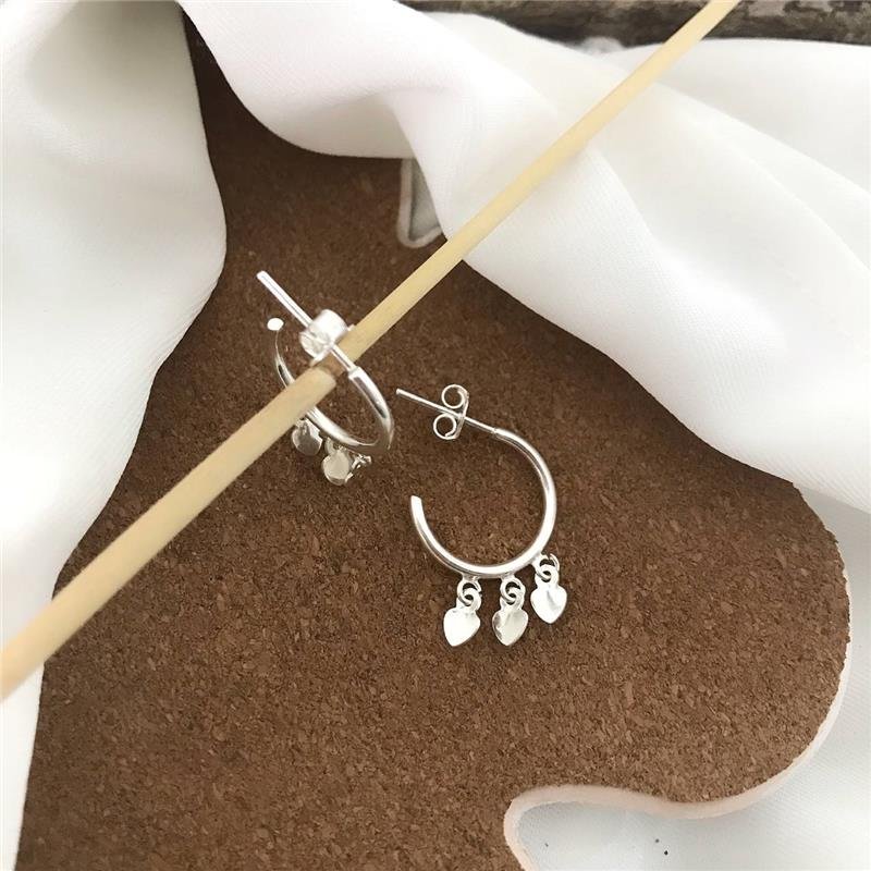 BRINCO PRATA 925 ARGOLA TRÊS CORAÇÕES GRANDE