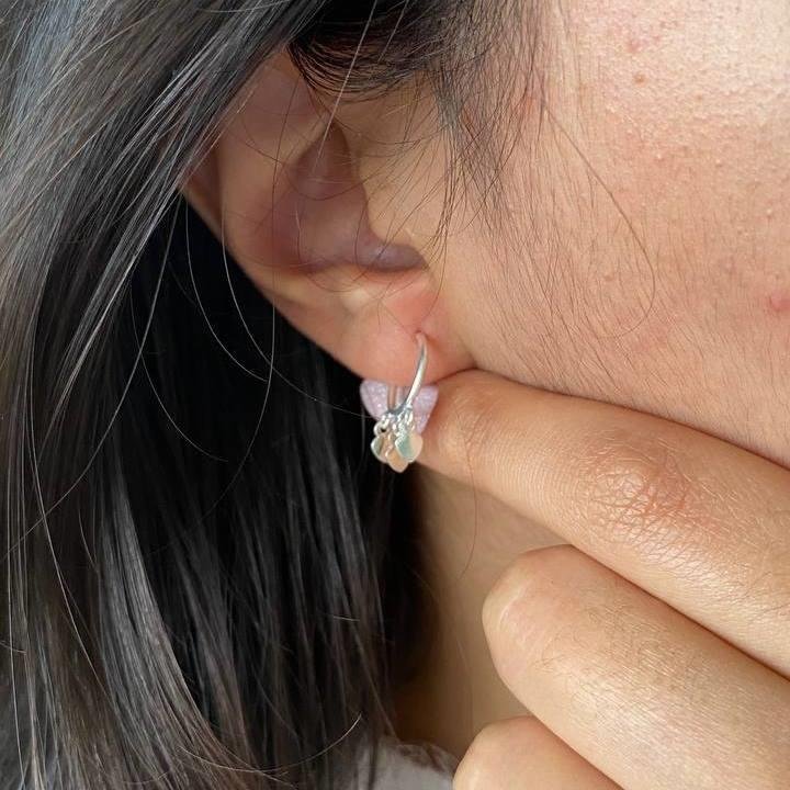 BRINCO PRATA 925 ARGOLA TRÊS CORAÇÕES PEQUENA