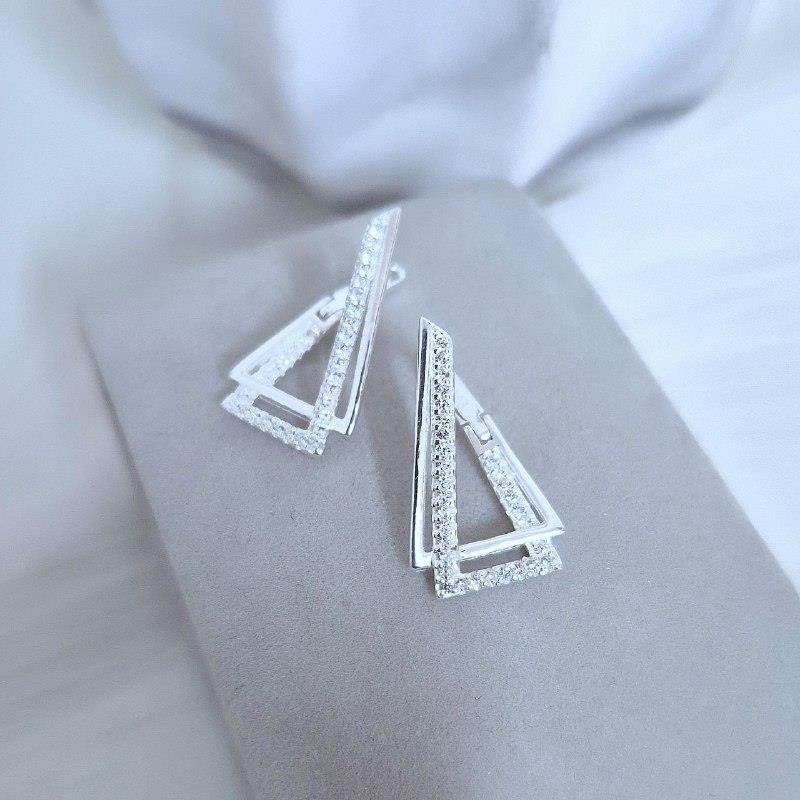 BRINCO PRATA 925 ARGOLA TRIANGULAR ZIRCÔNIA
