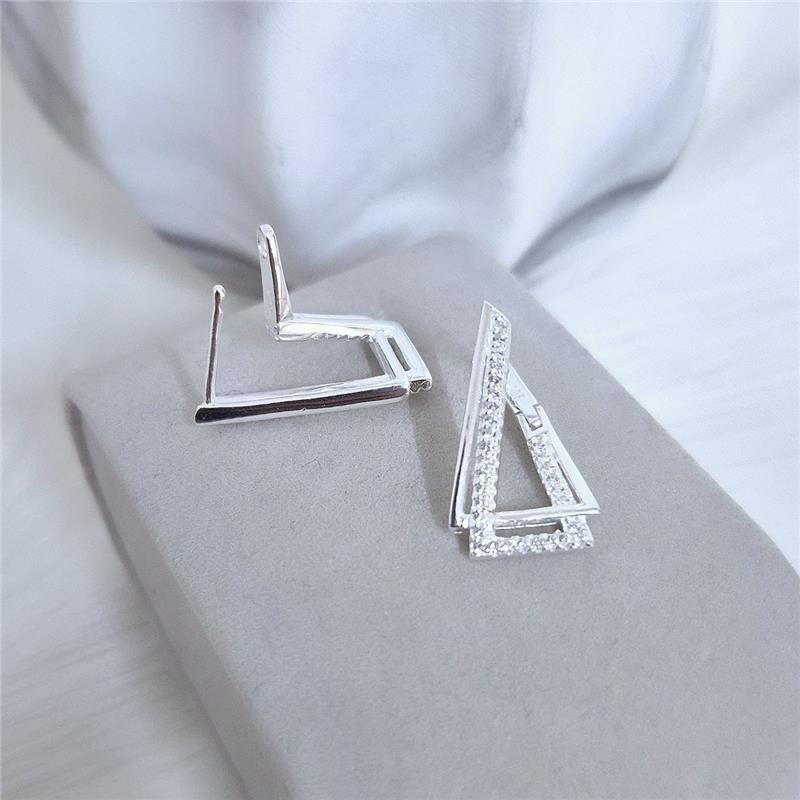 BRINCO PRATA 925 ARGOLA TRIANGULAR ZIRCÔNIA