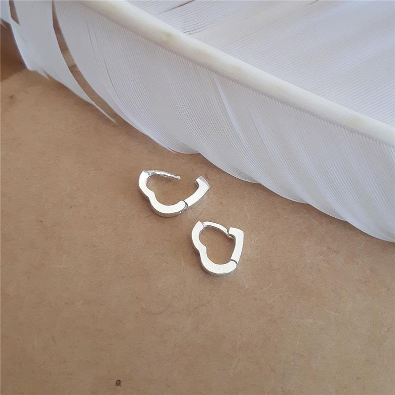 BRINCO PRATA 925 ARGOLINHA CORAÇÃO LISO MÉDIO