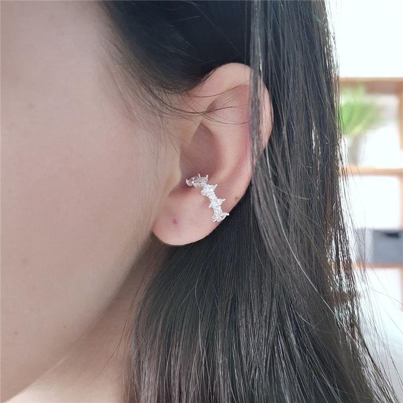 PRATA 925 BRINCO ARQUEADO CRAV ZIRCONIAS.