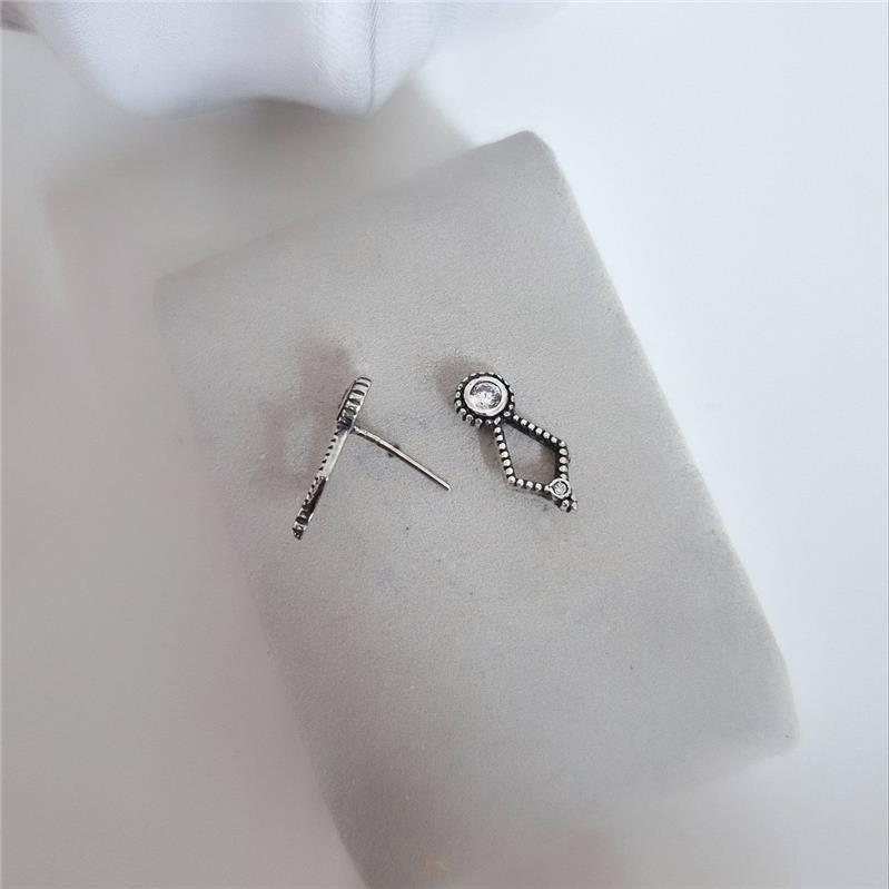 BRINCO PRATA 925 BASE ZIRCÔNIA LOSANGO DETALHE PONTO LUZ