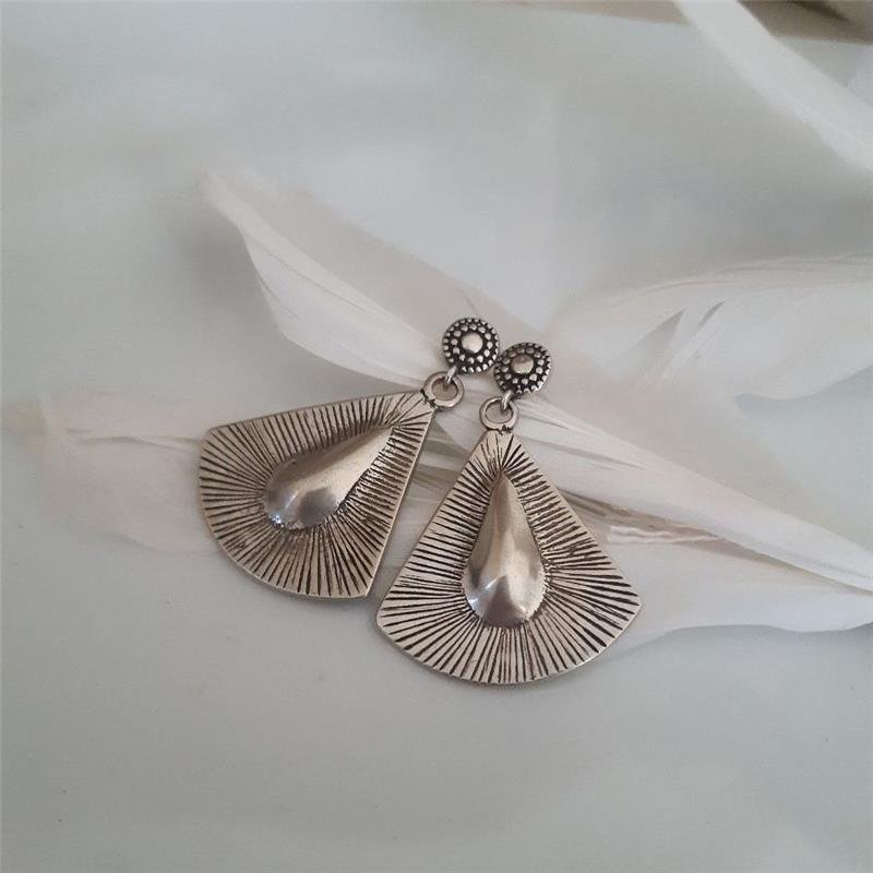 BRINCO PRATA 925 BOHO TRIÂNGULO GRANDE ARREDONDADO COM DETALHES