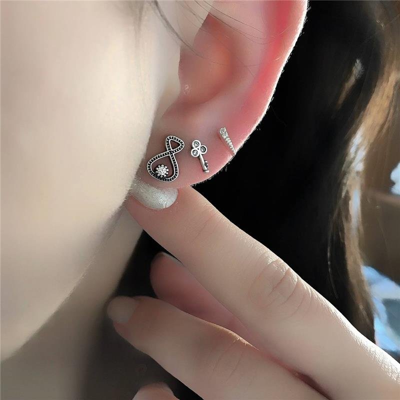 BRINCO PRATA 925 CHAVE COM PEDRA