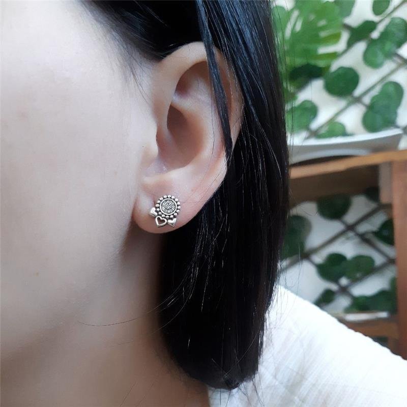 BRINCO PRATA 925 CÍRCULO CRAVEJADO COM ZIRCÔNIA E COM CORAÇÕES 