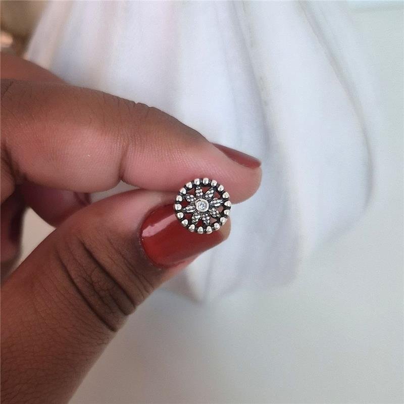 BRINCO PRATA 925 CIRCULO FLOR CRAVEJADA