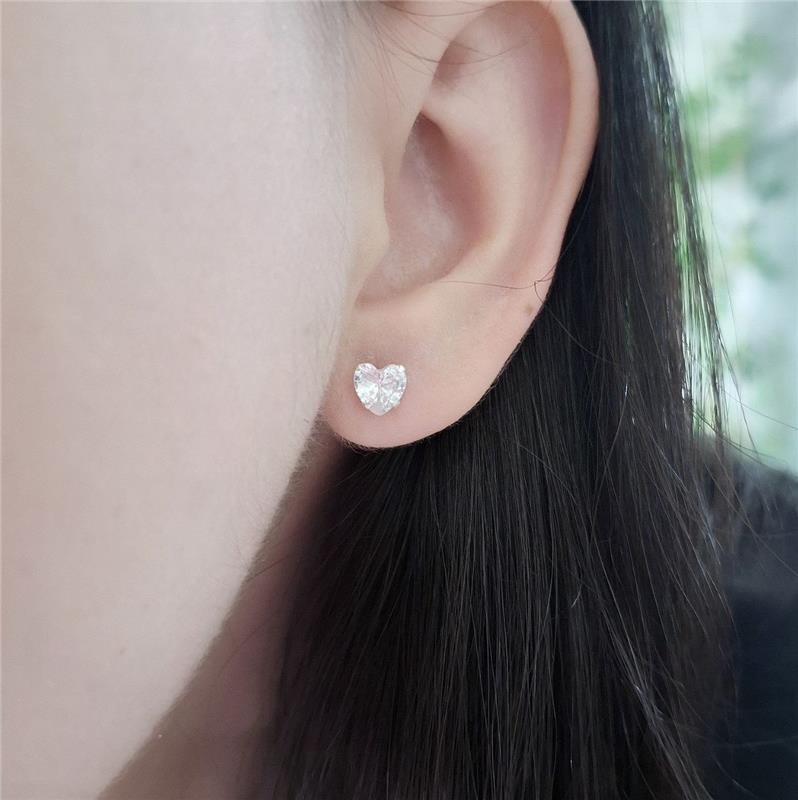 BRINCO PRATA 925 CORAÇÃO 6MM PONTO LUZ