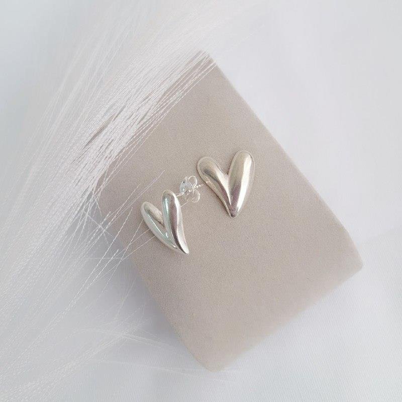 BRINCO PRATA 925 CORAÇÃO ABAULADO