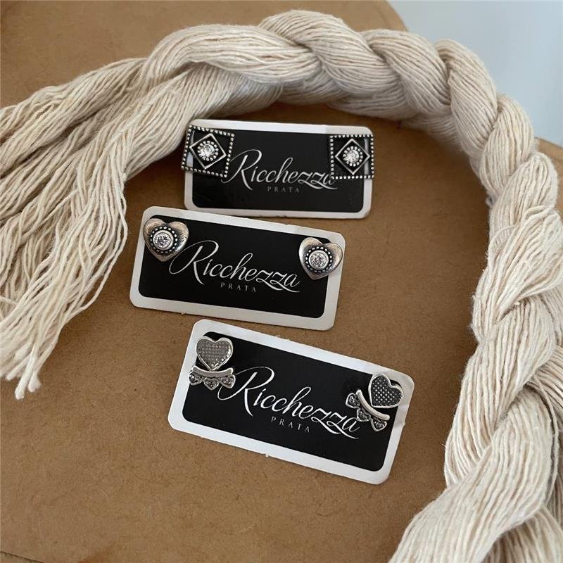 BRINCO PRATA 925 CORAÇÃO LISO COM ZIRCÔNIA NO MEIO