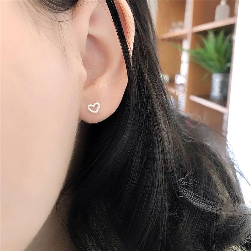 BRINCO PRATA 925 CORAÇÃO LISO VAZADO