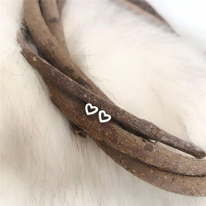 BRINCO PRATA 925 CORAÇÃO LISO VAZADO