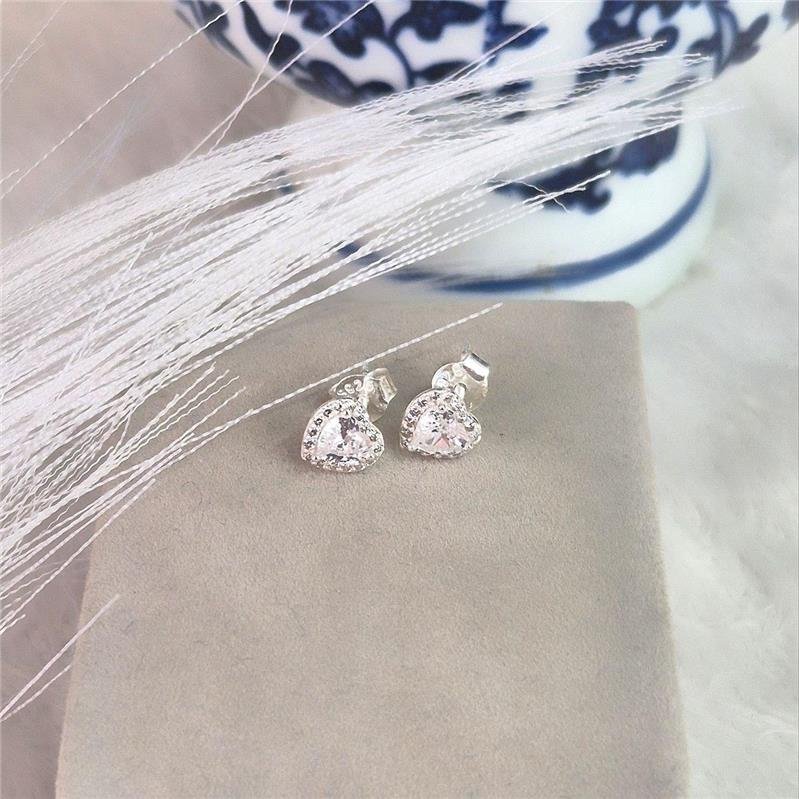 BRINCO PRATA 925 CORAÇÃO PEQUENO CRAVAÇÃO EM VOLTA