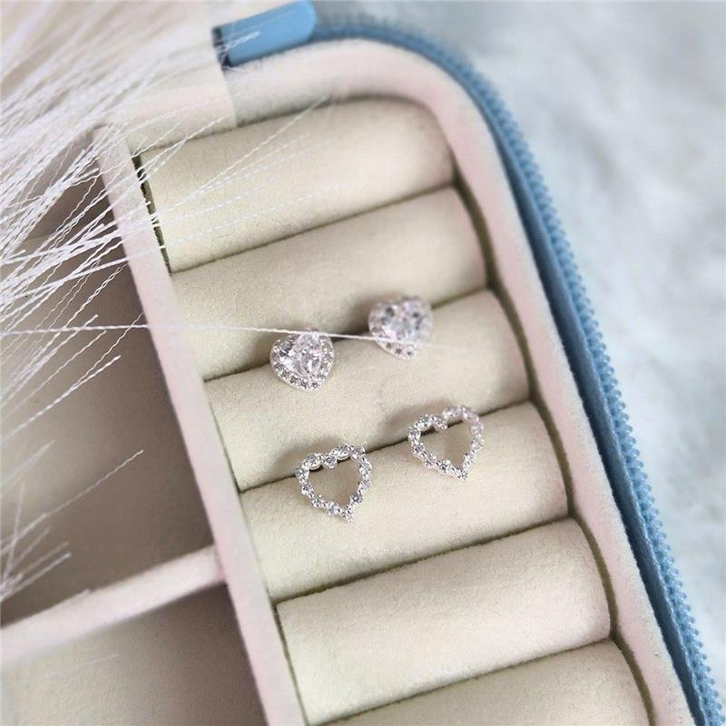 BRINCO PRATA 925 CORAÇÃO PEQUENO VAZADO CRAVEJADO