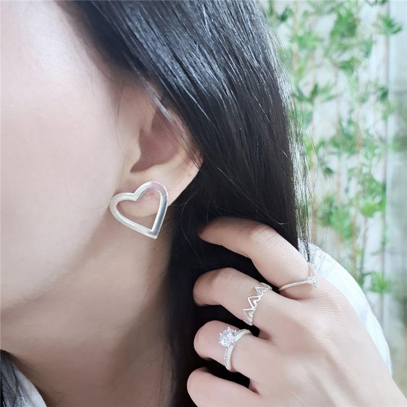 BRINCO PRATA 925 CORAÇÃO VAZADO